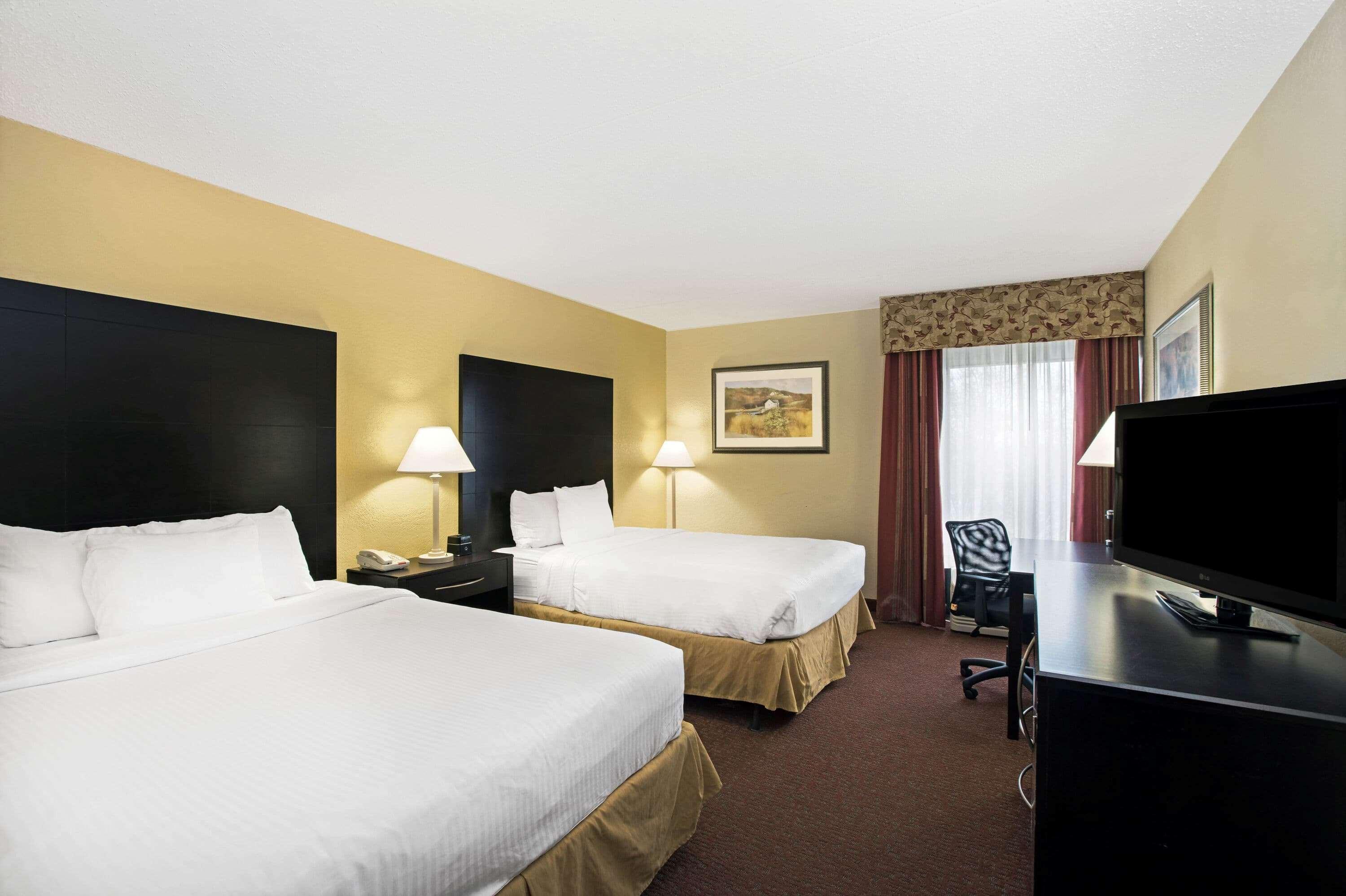 Hotel La Quinta By Wyndham Salina Extérieur photo