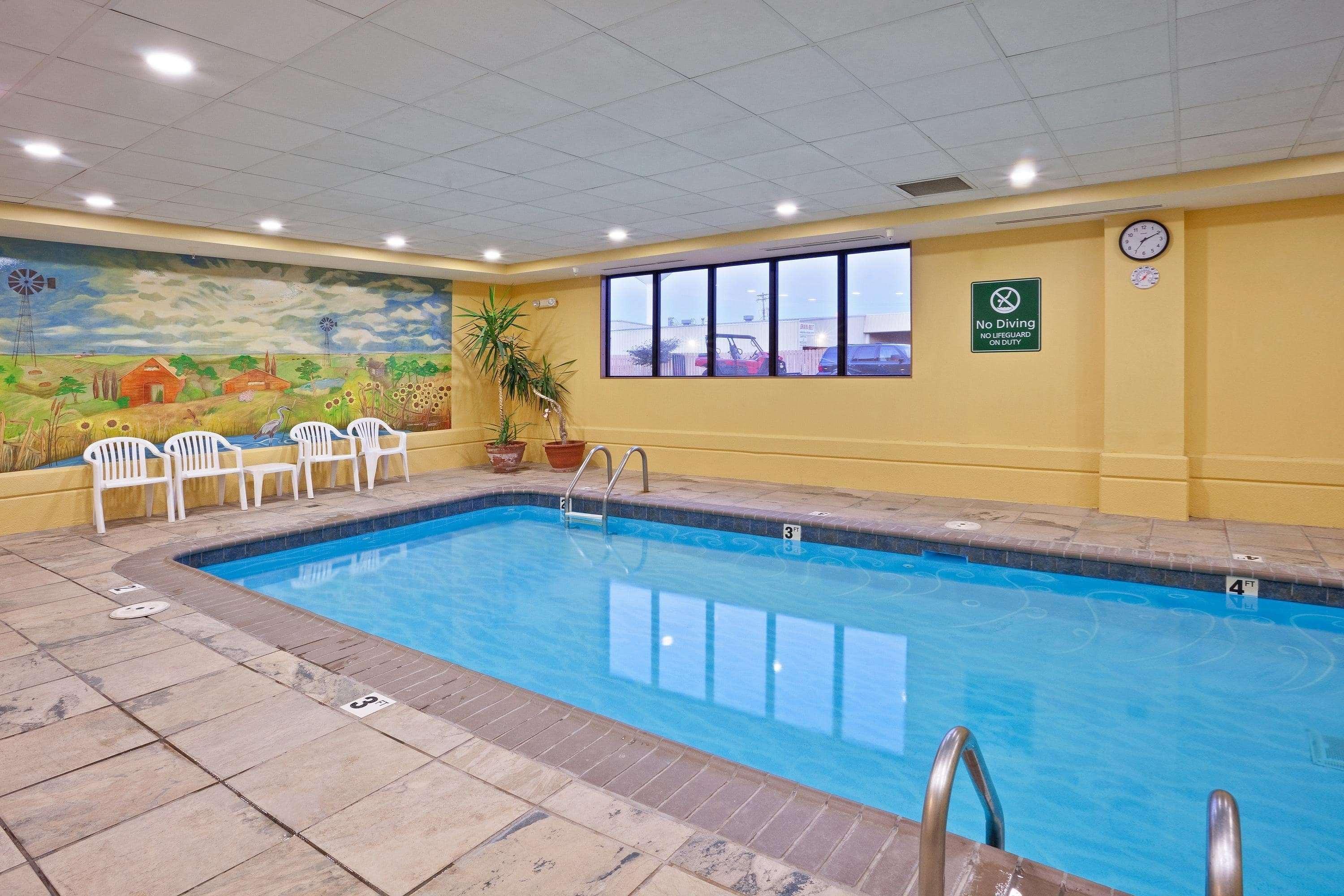 Hotel La Quinta By Wyndham Salina Extérieur photo