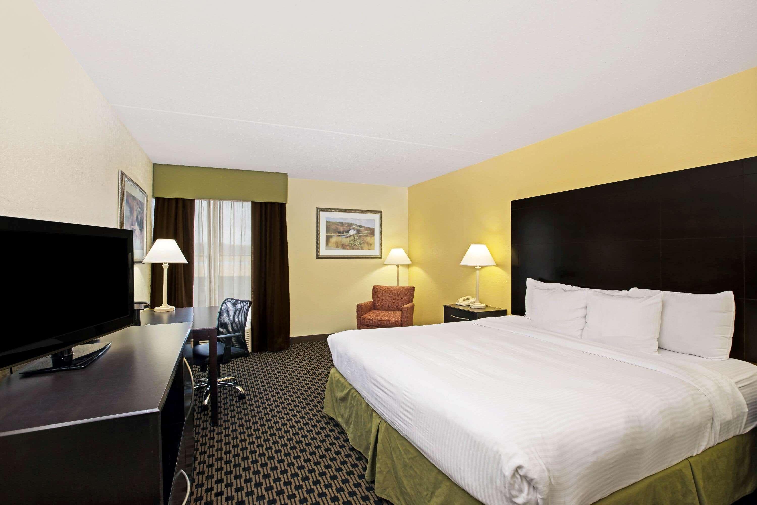 Hotel La Quinta By Wyndham Salina Extérieur photo