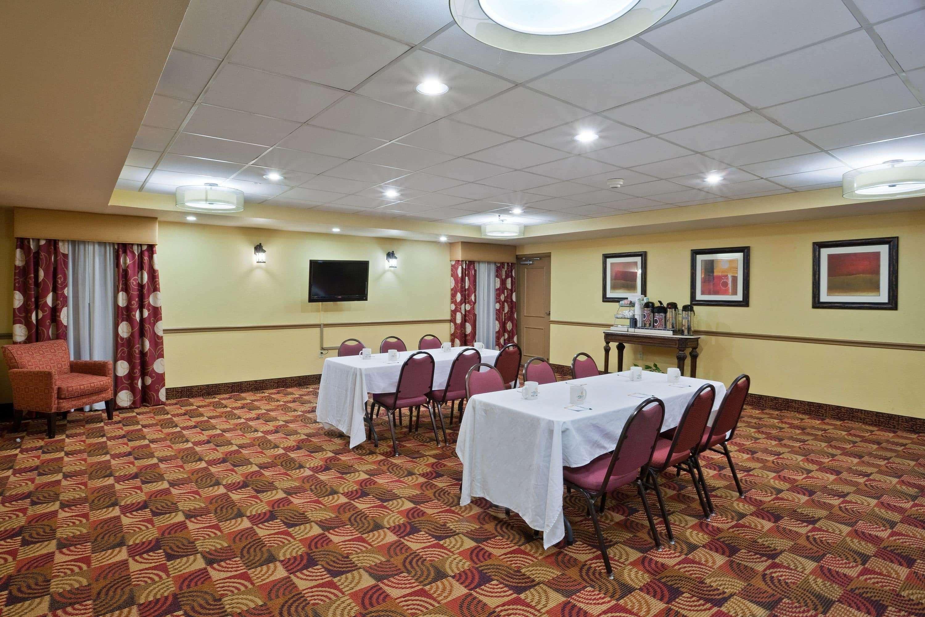 Hotel La Quinta By Wyndham Salina Extérieur photo