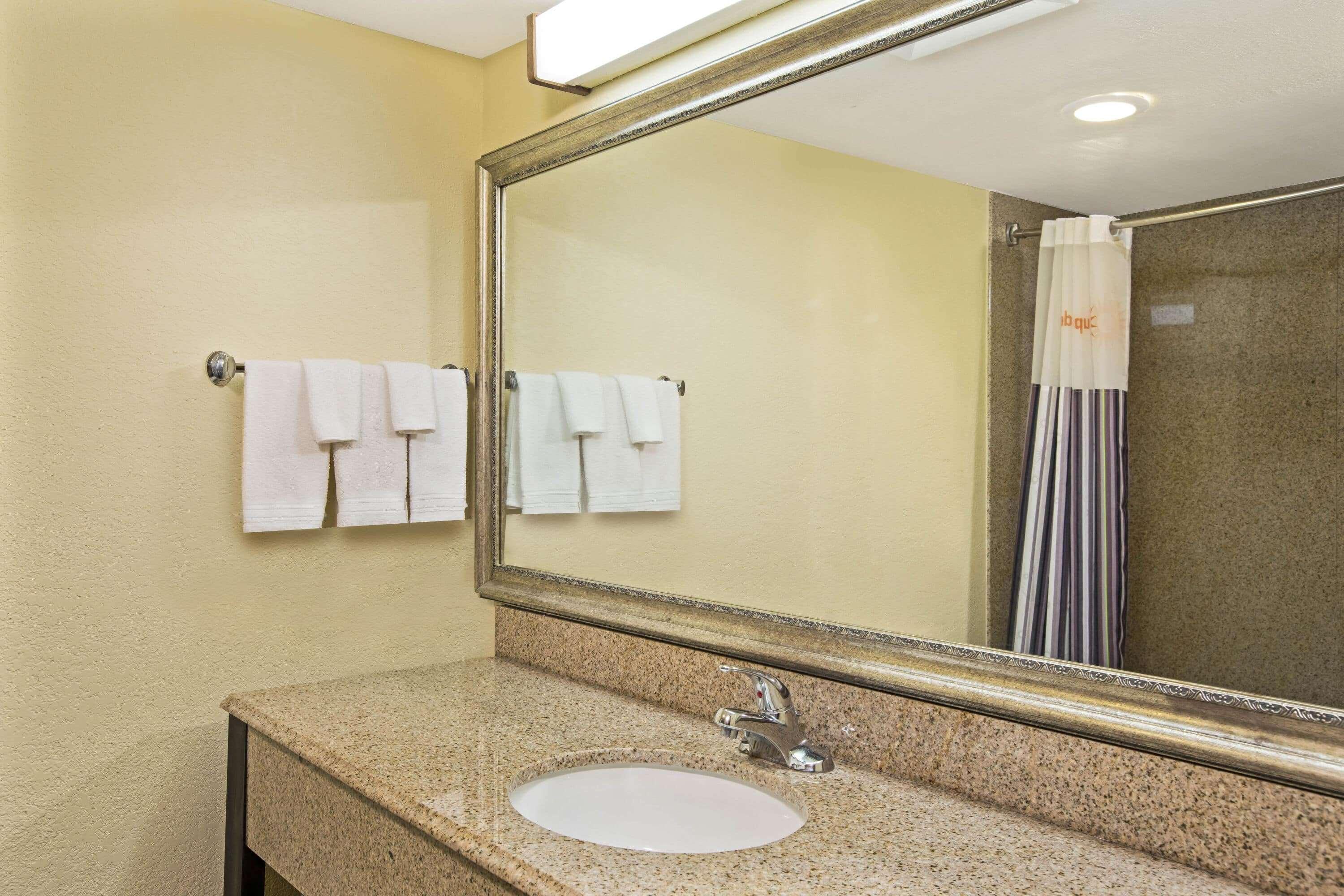Hotel La Quinta By Wyndham Salina Extérieur photo