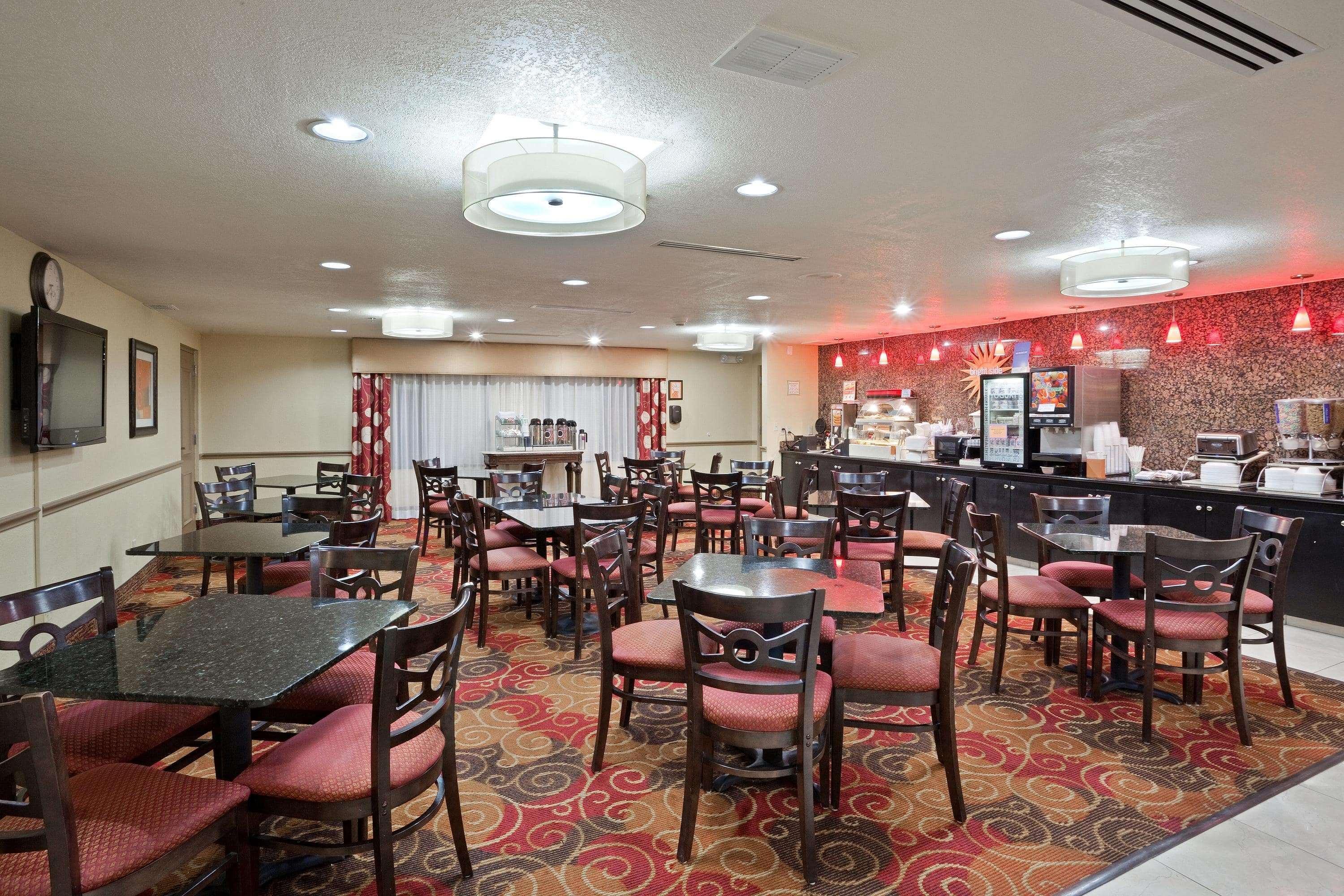 Hotel La Quinta By Wyndham Salina Extérieur photo