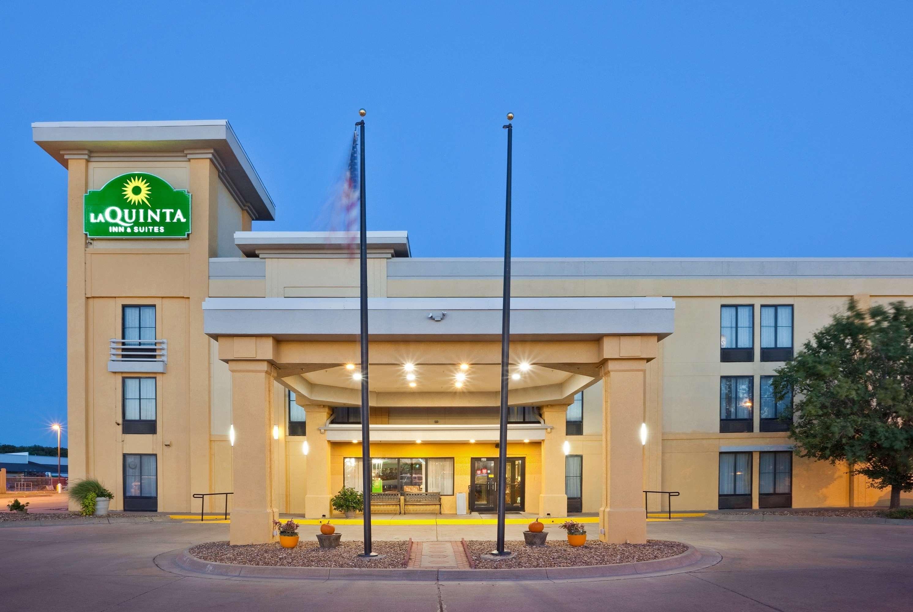 Hotel La Quinta By Wyndham Salina Extérieur photo
