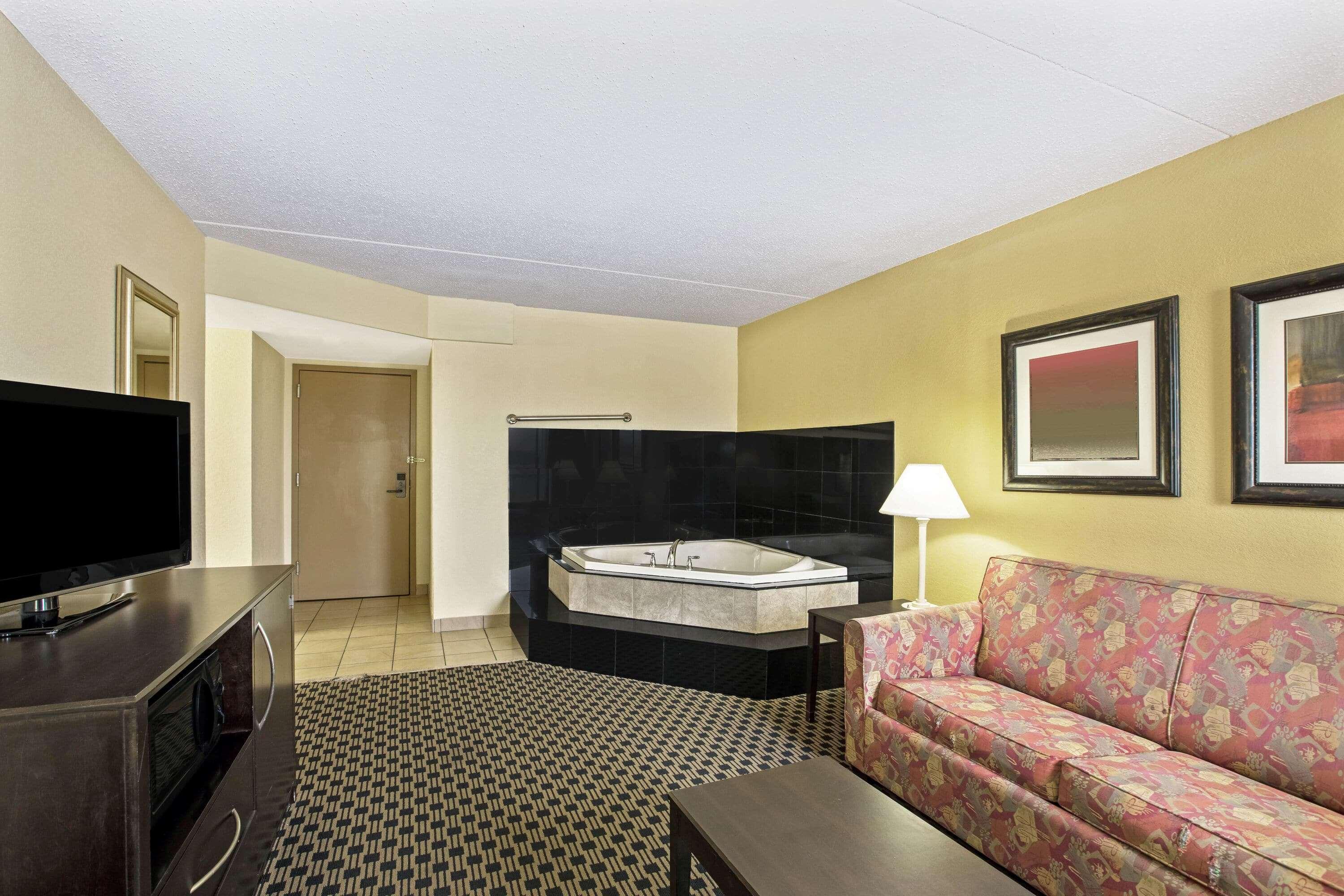 Hotel La Quinta By Wyndham Salina Extérieur photo